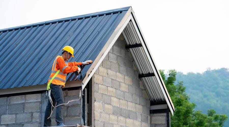 Professional gutter cleaning in Moatsville, WV